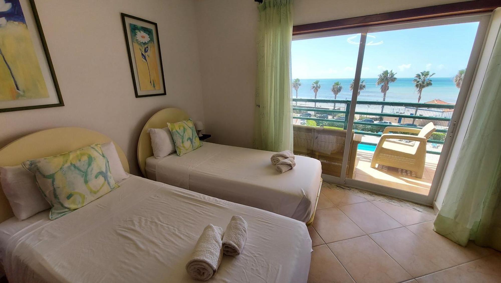 Algarve Nook - Coral Do Vau *** *